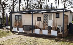 Chalet Heische Tip In Zeeland, Noord-Brabant Voor Max 3 Volwassenen En 2 Kinderen